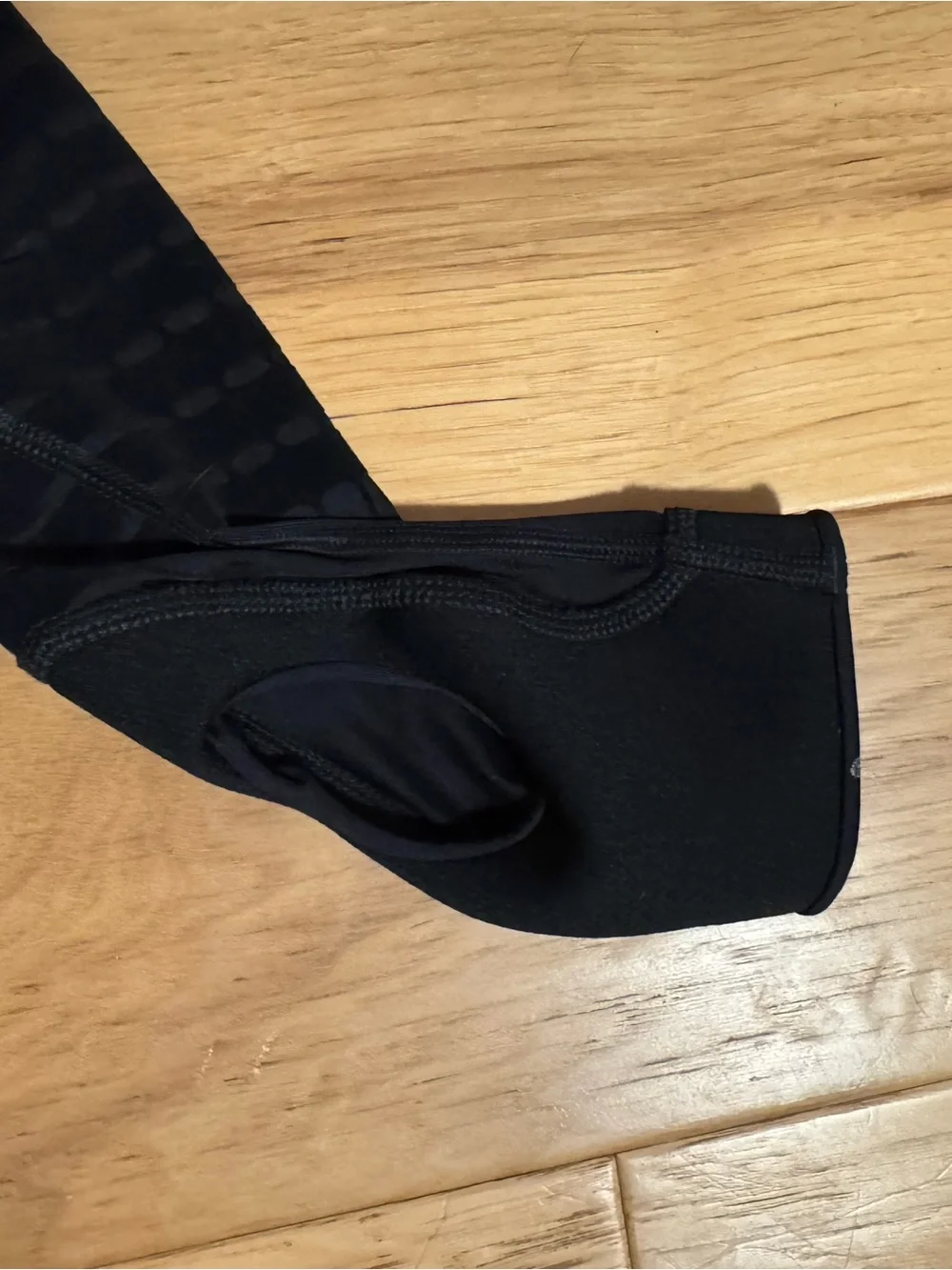 Nike women's Black Grid-Texture Leggings